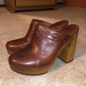 Frye Emily Clog